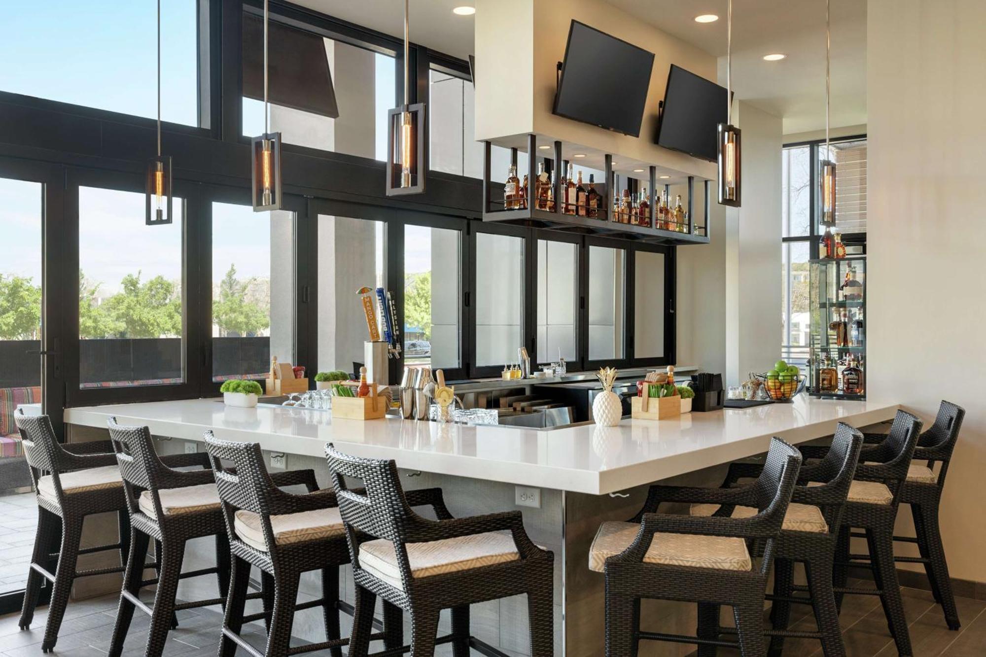 Home2 Suites By Hilton Woodland Hills Los Angeles Luaran gambar