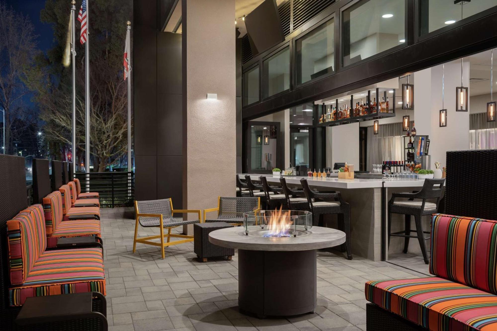 Home2 Suites By Hilton Woodland Hills Los Angeles Luaran gambar